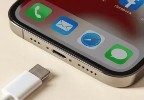 普定苹果15维修分享iPhone15改USB-C接口后能和安卓用户互借充电器吗 